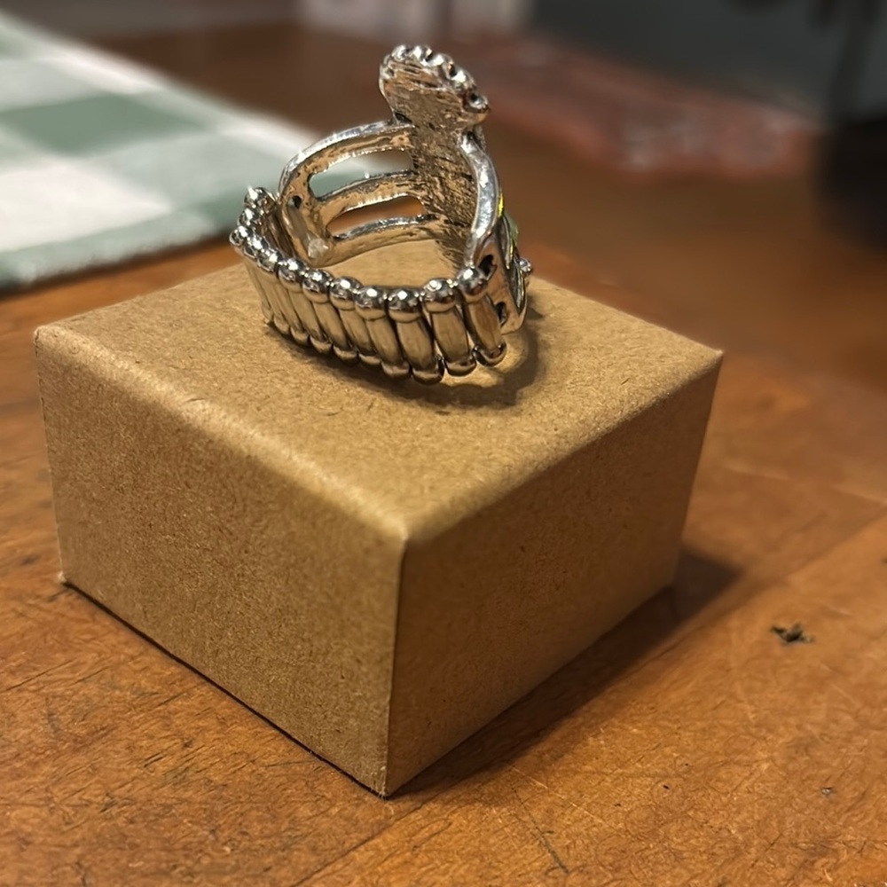 Adjustable Fashion Ring - Picture 2 of 3